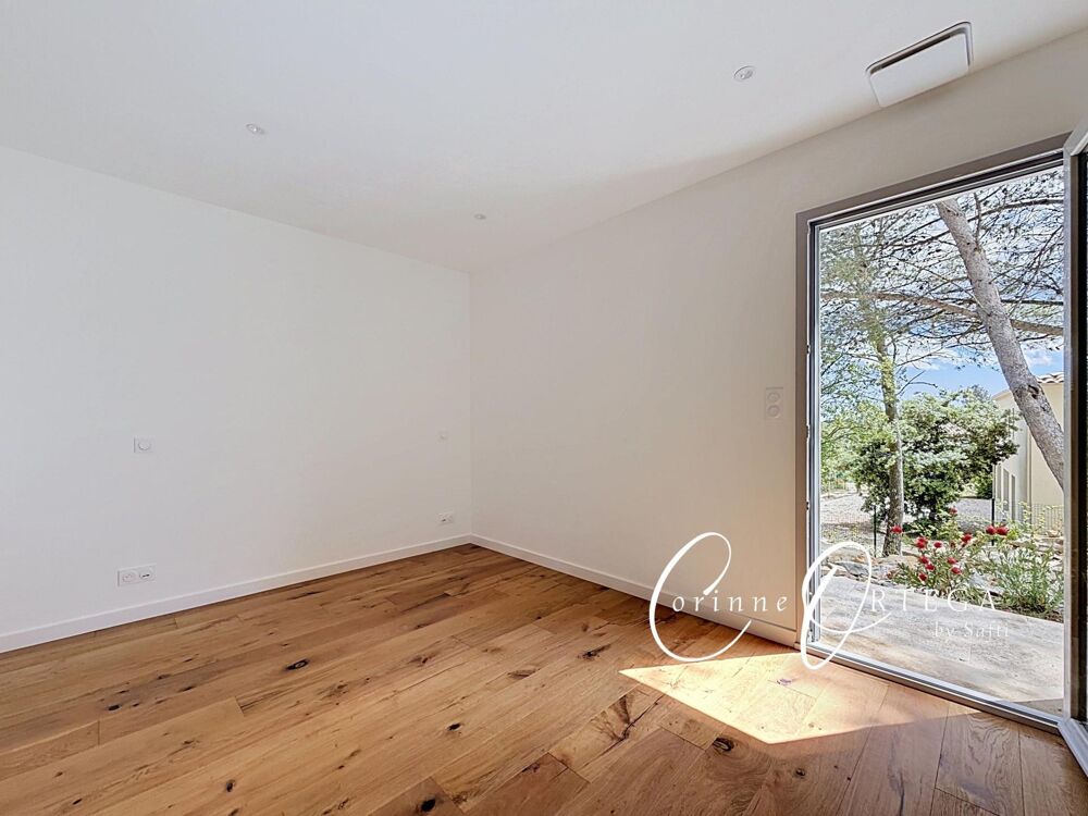 Vente Maison Villa contemporaine 4 chambres piscine et double garage Nimes