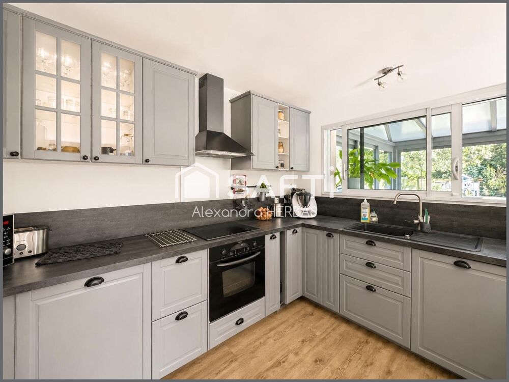 Vente Maison L'espace de la campagne, à quelques minutes seulement de la gare et du tram. Pessac