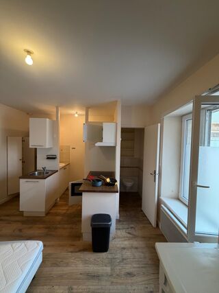  Appartement à louer 1 pièce 19 m²