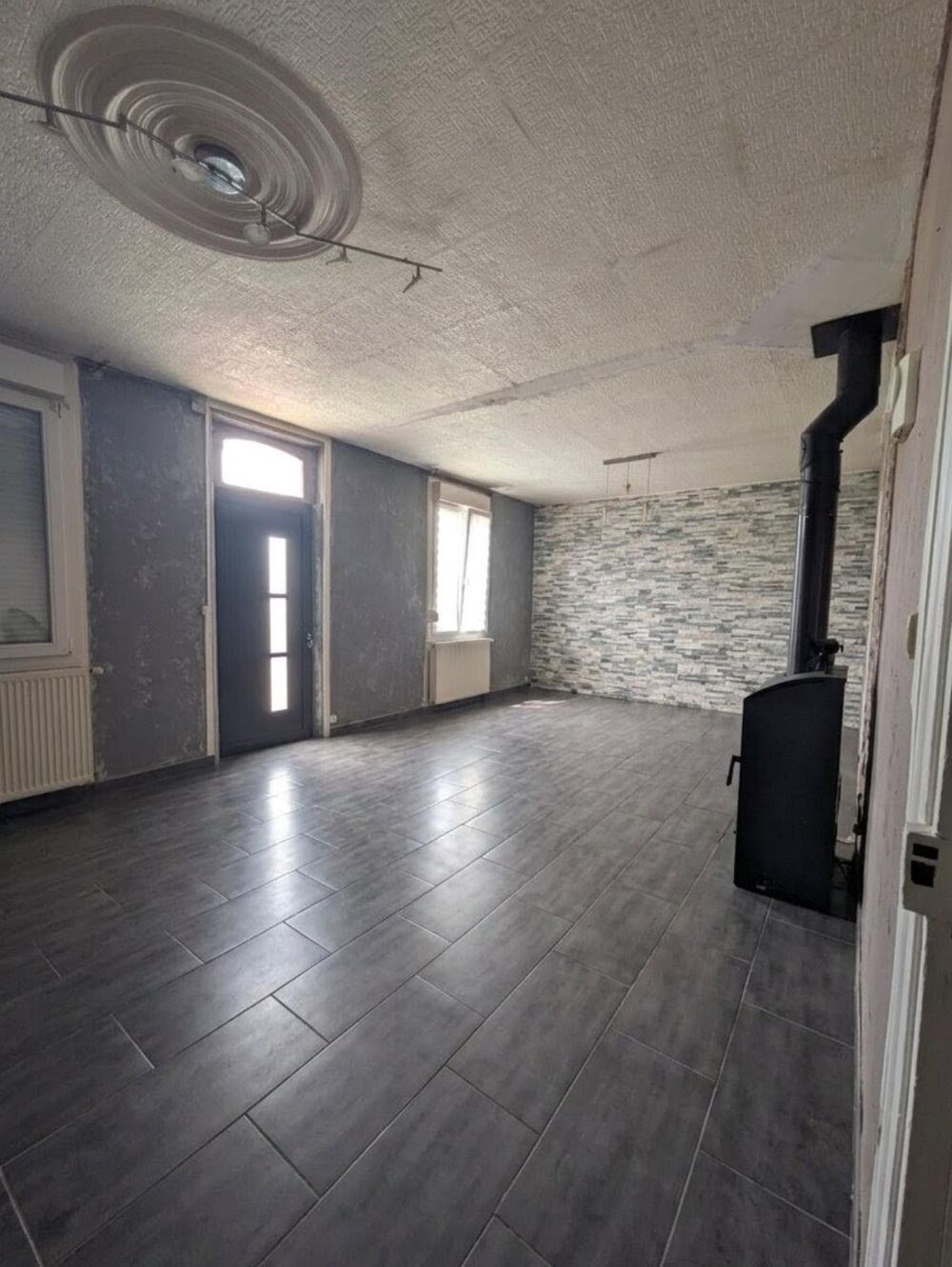 Vente Maison Maison de 106 m² – Terrain de 422 m² – Garage et dépendances Vouel