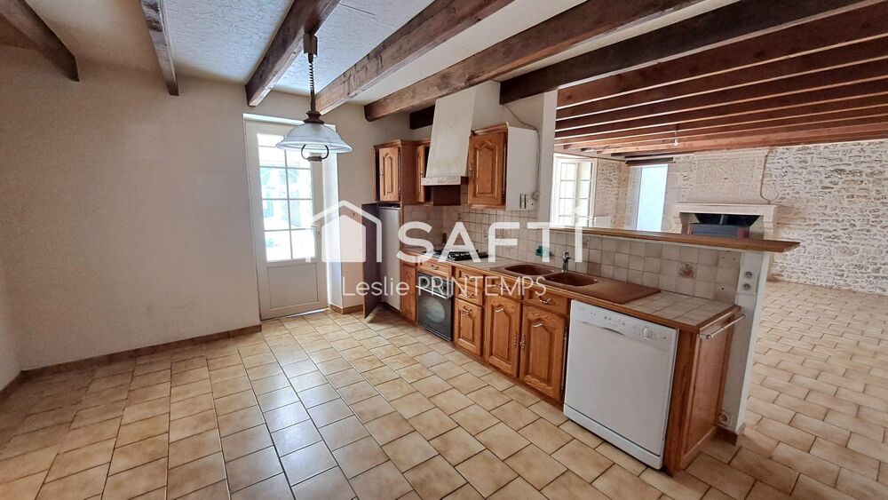 Maison spacieuse avec dépendances et jardin arboré