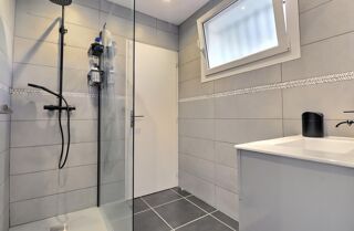  Appartement � vendre 3 pi�ces 77 m�