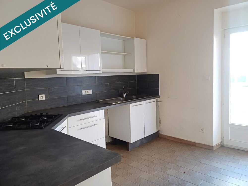 Vente Immeuble Situé en plein centre de Lanuéjouls , cet immeuble offre un emplacement idéal dans une commune dynamique à 20mn de Villefranche Lanuejouls