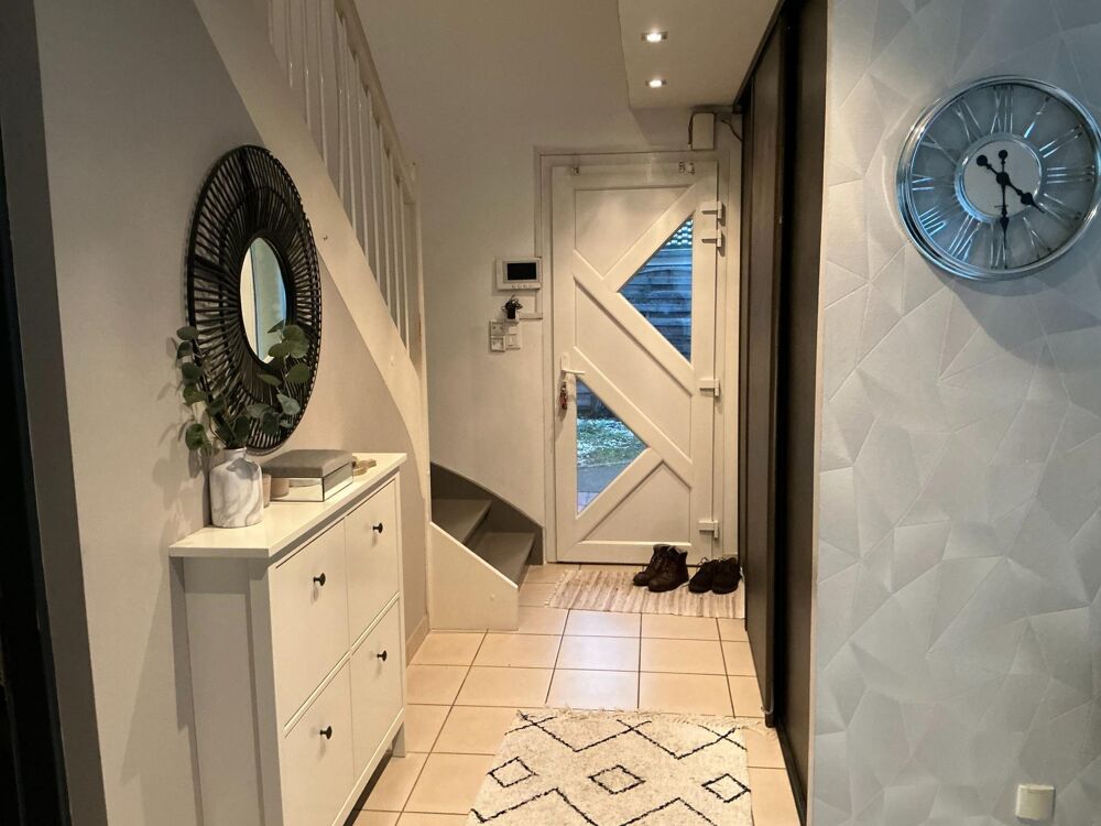 Maison 5 pièces  4 chambres  110 m² avec jardin