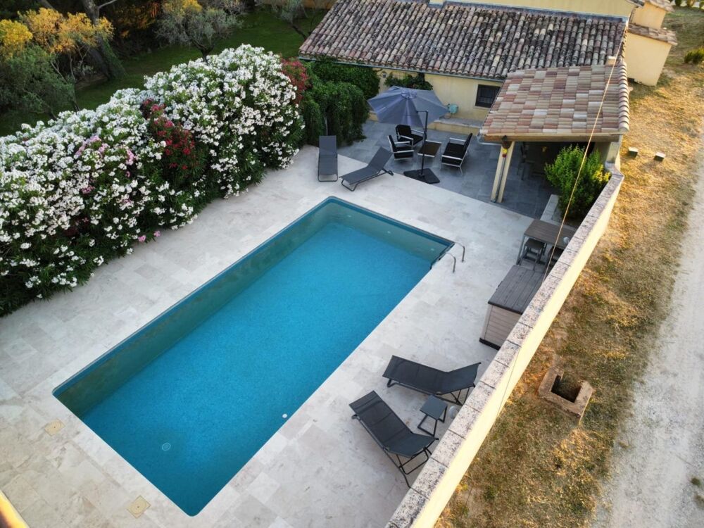 MAS RENOVE DE 280 M² AVEC VUE