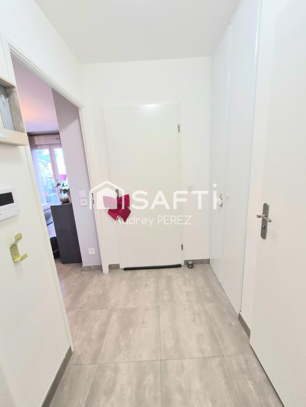Vente Appartement MAGNIFIQUE APPARTEMENT MODERNE A 10 MINTUES DE LA GARE DE LIEUSAINT Reau