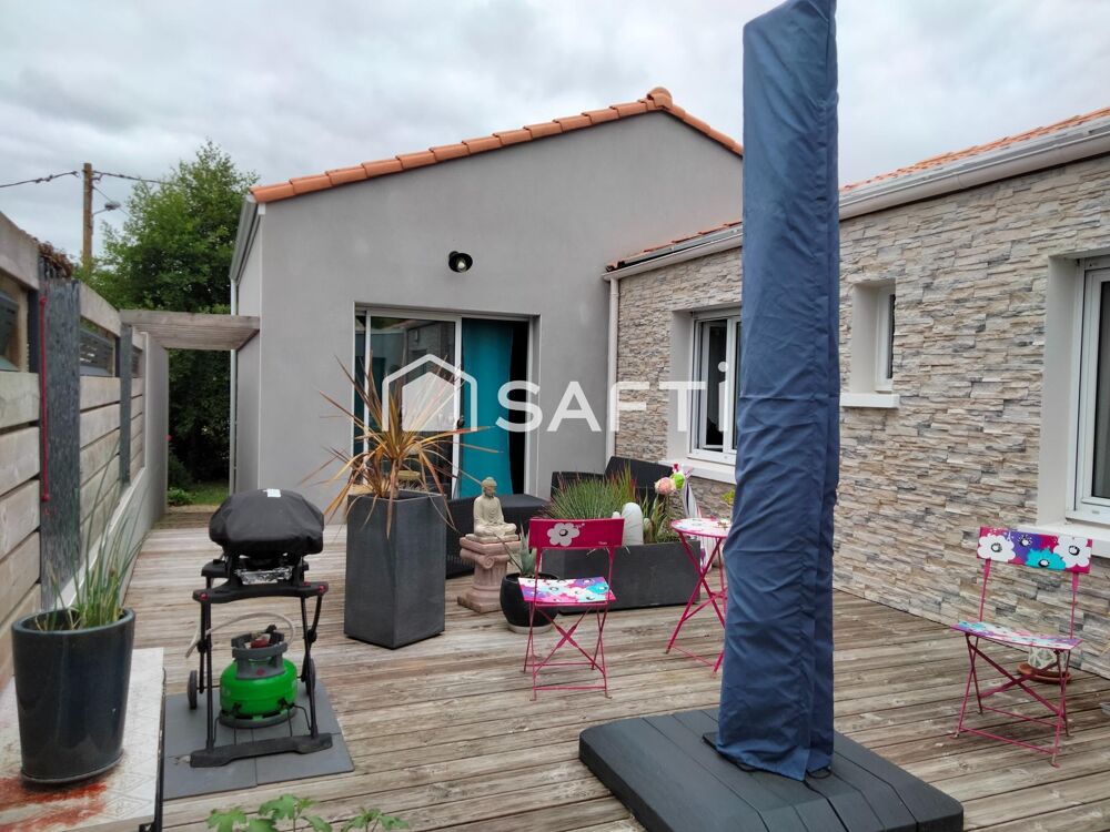 Vente Maison Maison familiale. Double garages. Grand terrain. Saint-maxire