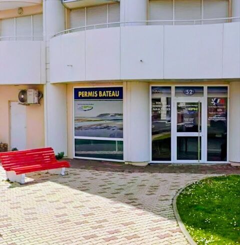 Mur bureau commerce port d'Arcachon 160000 33120 Arcachon