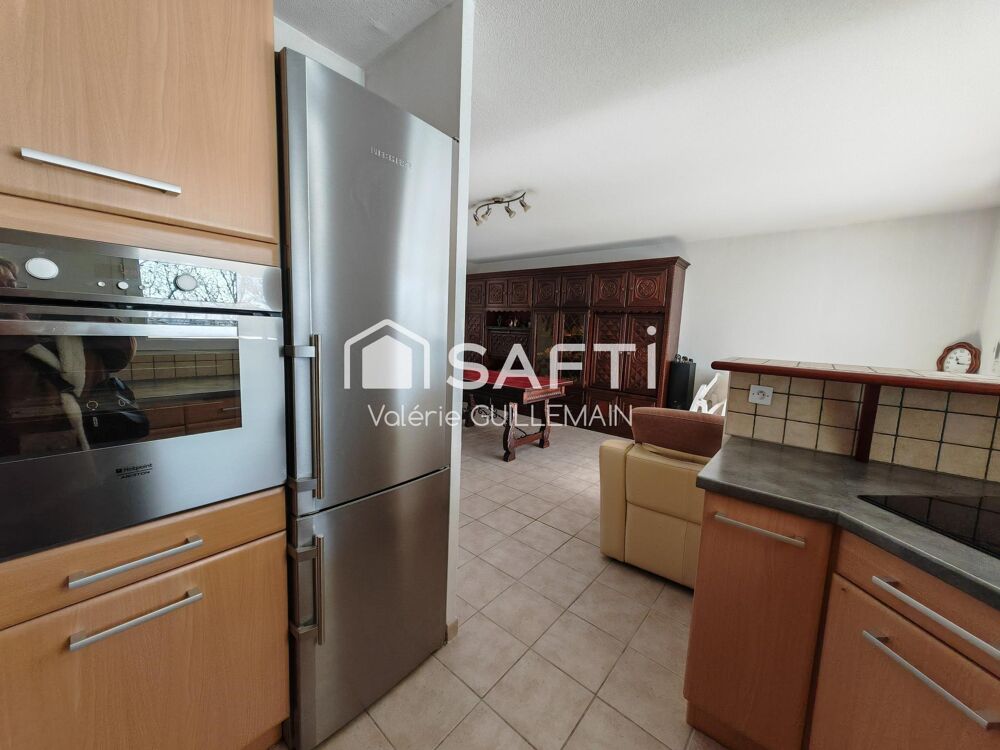 Appartement T4 de 77m² + double garage + place extérieure