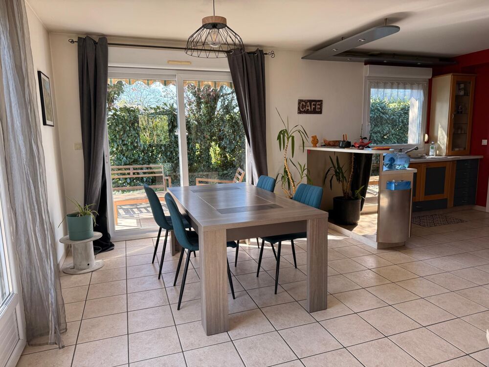 Vente Maison Maison de 2001 de 115 m2, 3 chambres sur terrain de 11 ares. Aulx-les-cromary