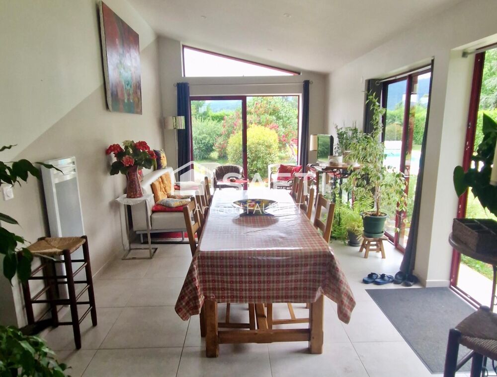 Vente Maison Maison T9 r�nov�e divis�e en deux logements Prat-bonrepaux