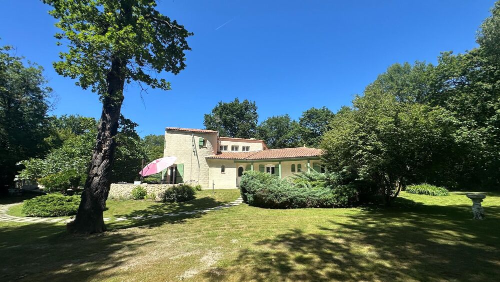 Maison 6 pièces 173 m² · à Fargues-Saint-Hilaire · 173 m² · 550 000 €