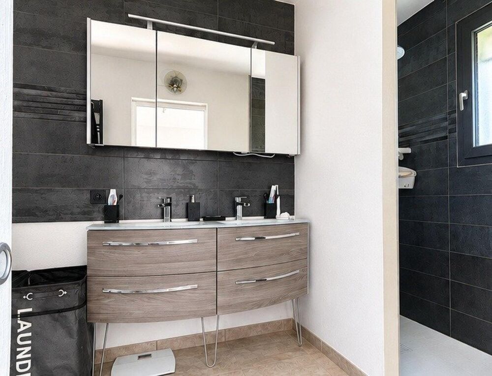 Vente Maison Un véritable cocon où chaque espace a été pensé pour conjuguer confort, modernité et douceur de vivre. Rivesaltes