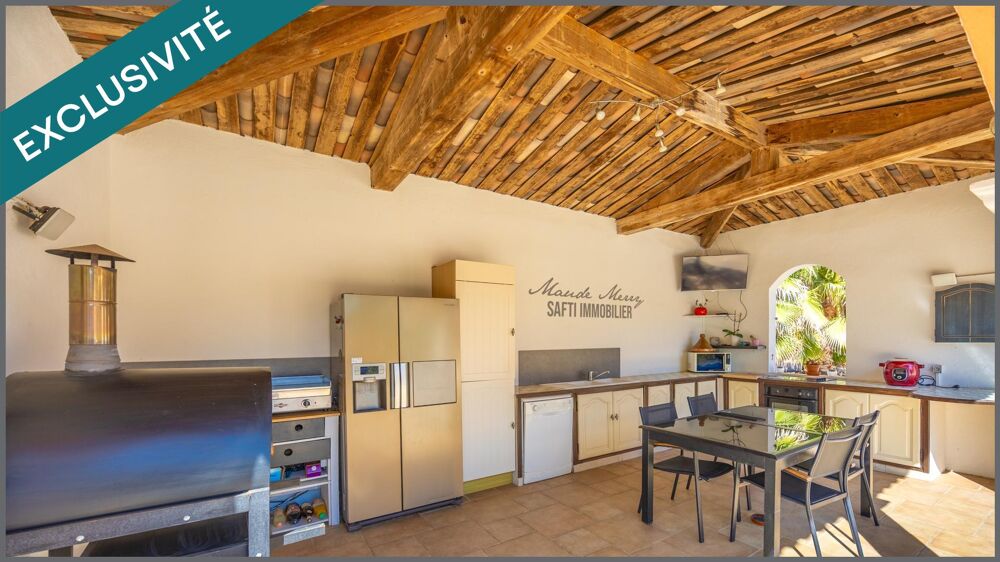 Villa 140 m2 habitable - 4 chambres et 3 pièces d'eau - garage de près de 50 m2 - double abri voiture hauteur camping-car - pisc