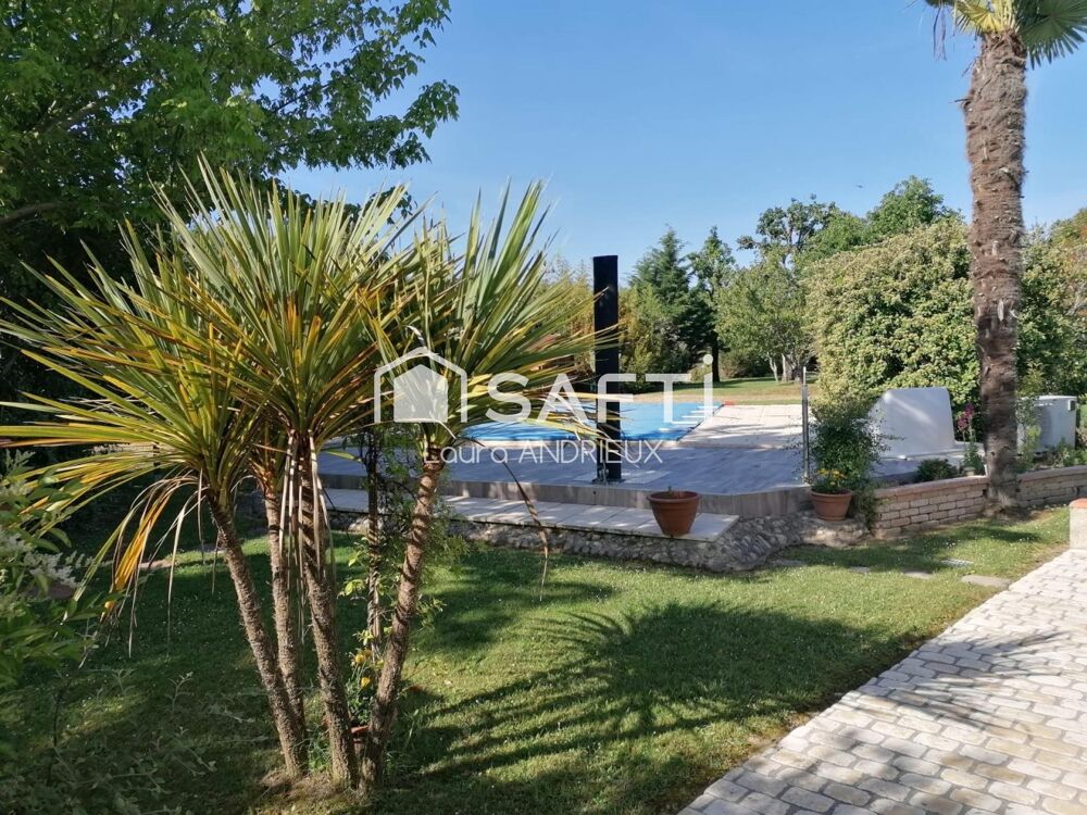Vente Maison Maison de 183m² avec piscine et son jardin de 2500m² sur Grépiac Grepiac