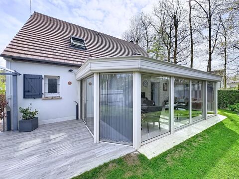   tr�s jolie maison traditionnelle id�alement situ�e Maison - 7 pi�ce(s) - 165 m�