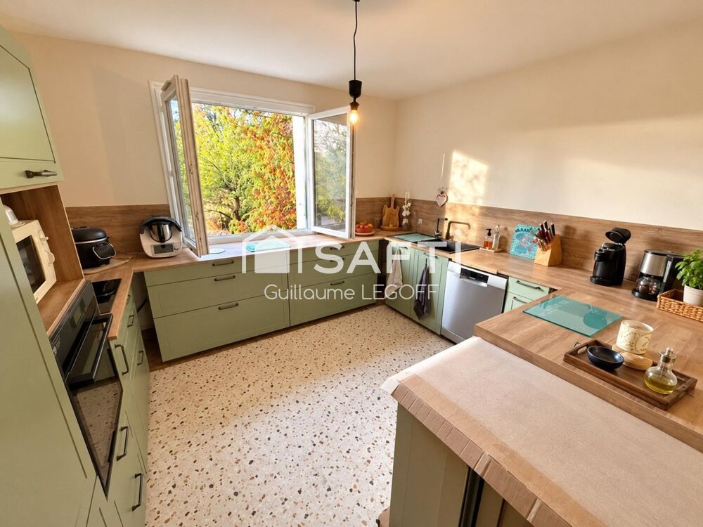 Vente Maison Maison familiale avec piscine et terrain Bourges
