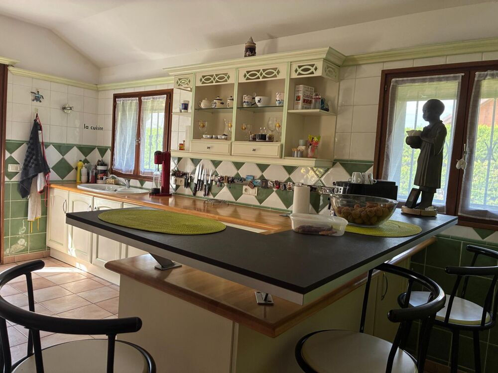 Vente Maison Idéale pour une famille, secteur tranquille, proche de toutes commodités, totalement rénovée en 2022. Hauteville-sur-fier