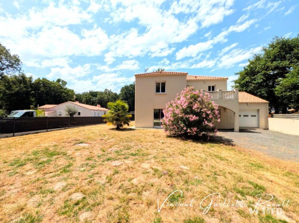 Vente Maison Maison 5 pièces 172 m² – 3 chambres- terrain de 1923m² La chevroliere