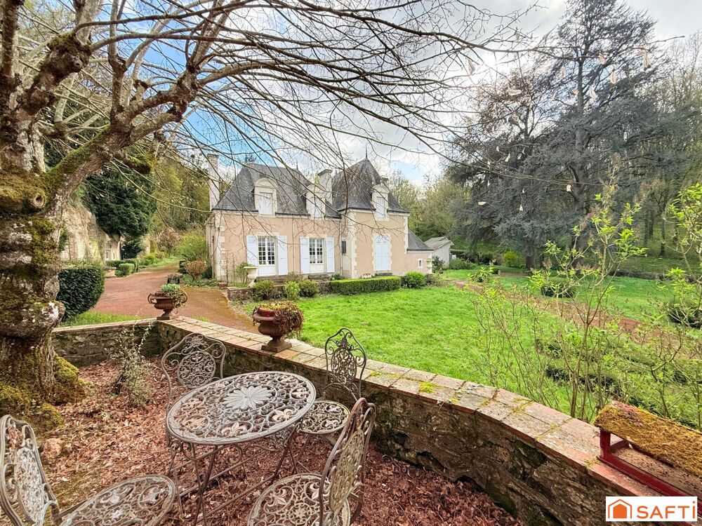 Propriété d'exception - Manoir du XVI siècle avec maison de gardien; dépendances et caves troglodytes