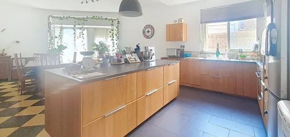 Appartement atypique avec grande terrasse de 80 m²
