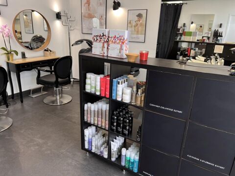   Salon de coiffure lumineux et fonctionnel 