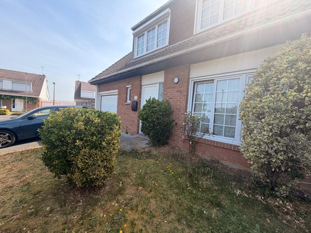 Maison semi individuelle 121 m²  4 chambres  Suite parentale  Garage  Leers