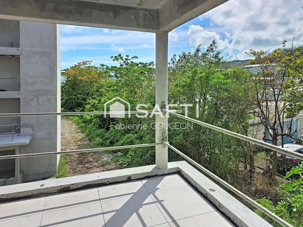 Vente Appartement Appt de 97m² dont terrasse de 27 m² , cave , deux places de parking Le marin