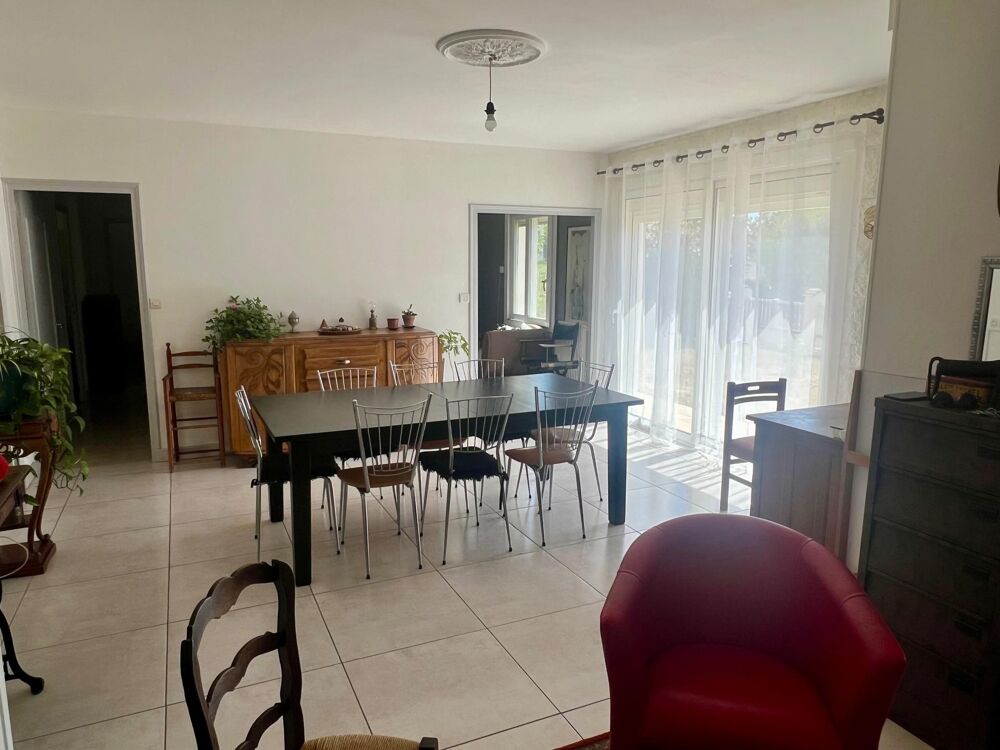 Vente Maison Maison 100m2, 3/4ch, sur parcelle de 1241m2 Saint-jean-d'angely