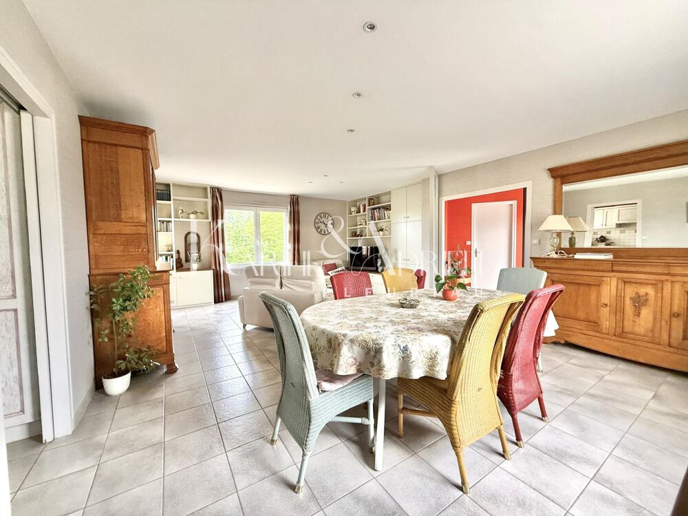 Maison contemporaine avec 5 chambres, bureau, parc arboré clos, dépendances et double garage