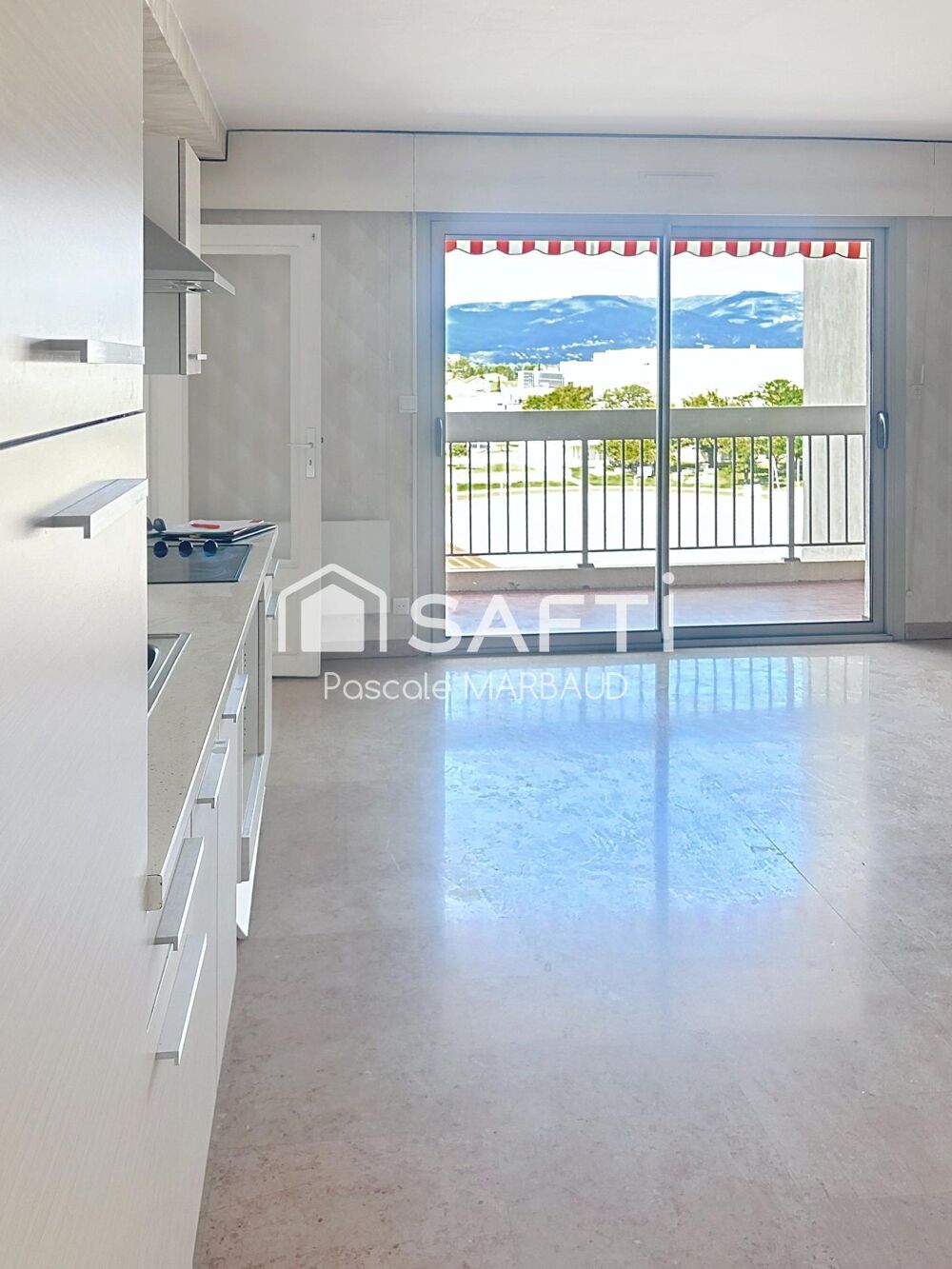 Vente Appartement Appart T2 de 53 m² , avec balcon, place de parking Montelimar
