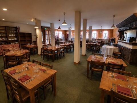   Bien rare, restaurant bar licence 4, sans concurrence. 