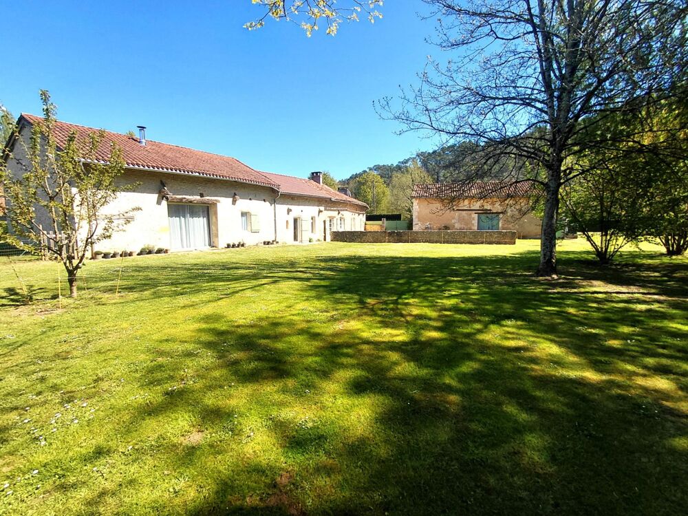 Vente Maison Belle longère d'environ 185 m2 avec grange indépendante d'environ 100 m2 Antonne-et-trigonant