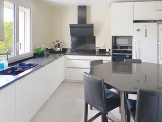  Maison à vendre 8 pièces 231 m²