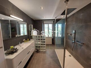  Maison à vendre 15 + pièces 634 m²