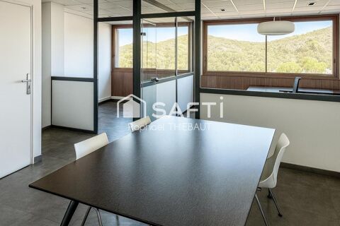 Location local professionnel 53 m&sup2; +parking inclus 980 83700 Saint-raphael