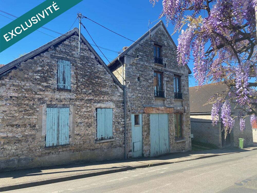 Grande maison de village en pierre