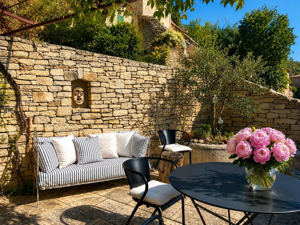 Vente Maison ? Coup de cœur pour les amoureux de la nature !  Charmante maison de village de 53 m² avec 50 m² d'atelier à aménager selon vos Saumane-de-vaucluse