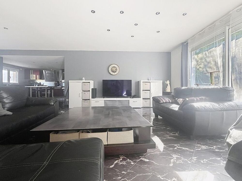 Vente Maison Maison de plain pied - Confort optimal pour toute la famille avec espace jardin Le mesnil-saint-denis