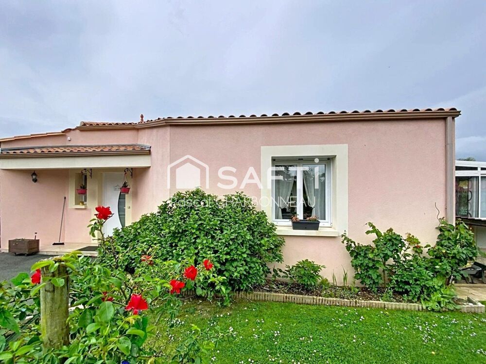 MAISON PLAIN PIED 4 CHAMBRES ET UN BUREAU PISCINE TERRAIN CLOS
