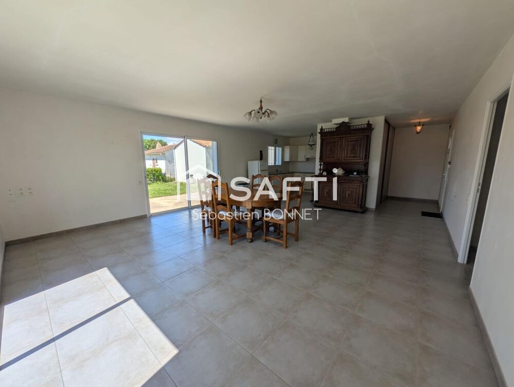 PLAIN-PIED PMR 3 CHAMBRES ET DEPENDANCES