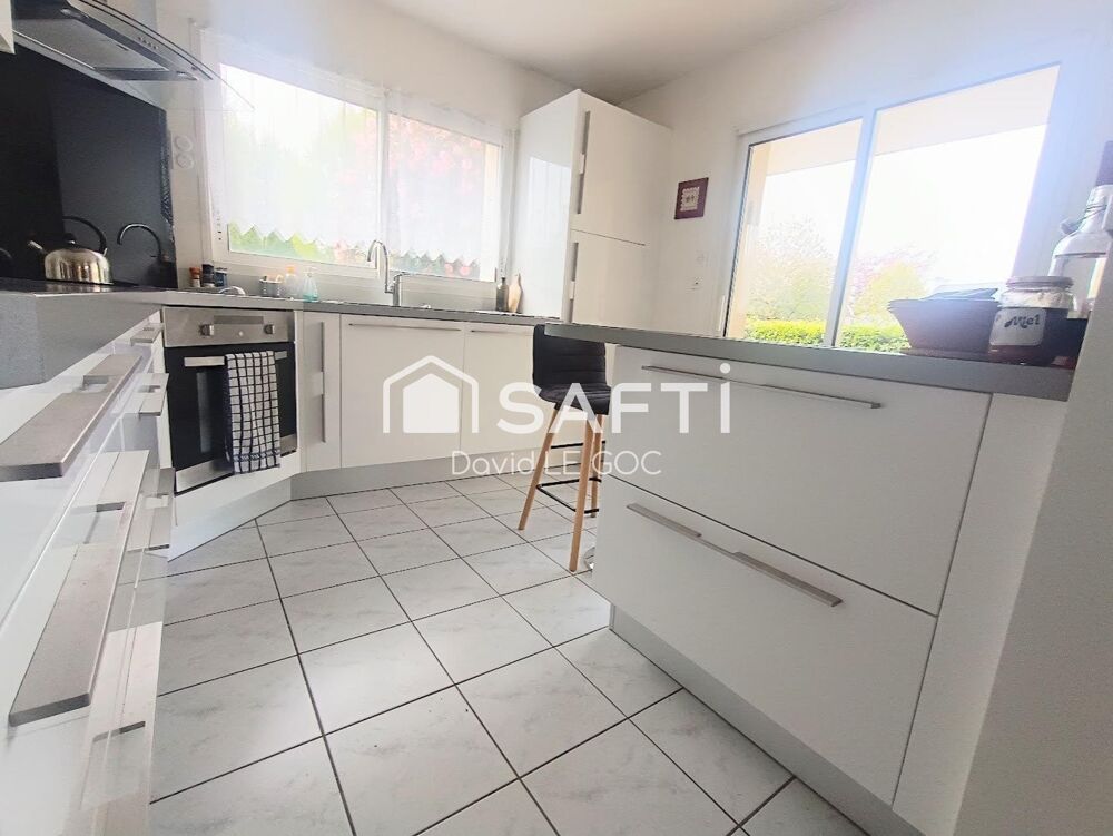 Vente Maison Fouesnant, en impasse, le centre ville à pied, maison d'architecte, 143 m², 4 chambres, deux bureaux, sous-sol enterré, double g Fouesnant