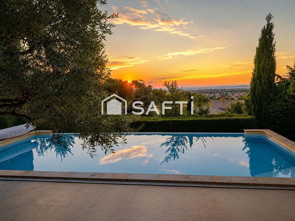 Vente Maison Dans un quartier recherché, découvrez cette propriété d'exception de 187 m² offrant 5 chambres, une piscine, un double garage et Pernes-les-fontaines