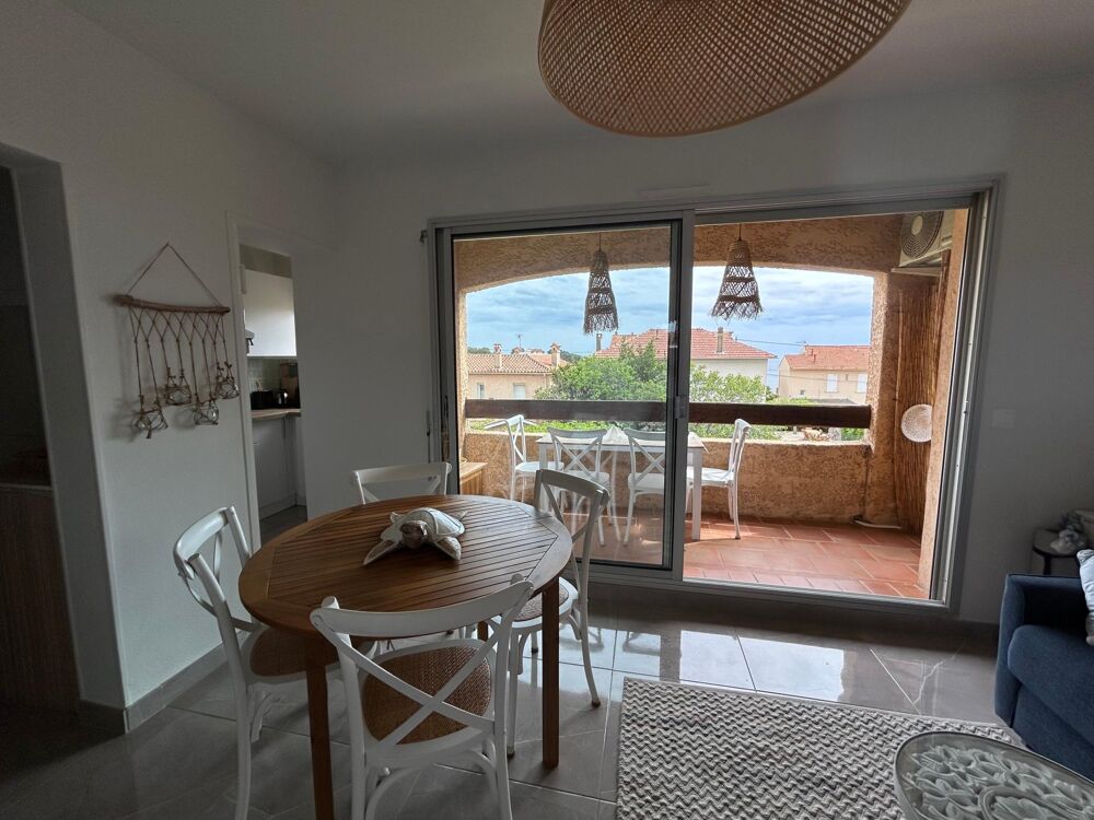Vente Appartement Bandol, emplacement idéal !!! Joli aperçu mer à 3 mn à pied de la belle plage Renécros, au calme, Appartement T2 avec terrasse S Bandol