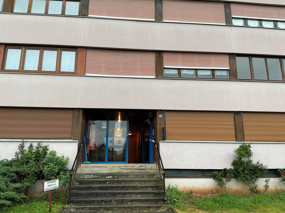 Appartement T2 52 m2, dernier étage, parking 1place , cave