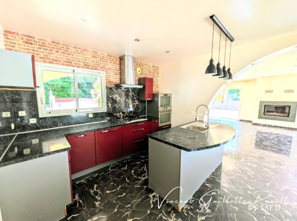 Vente Maison Maison 5 pièces 172 m² – 3 chambres- terrain de 1923m² La chevroliere