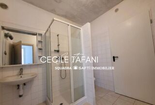  Immeuble à vendre 215 m²