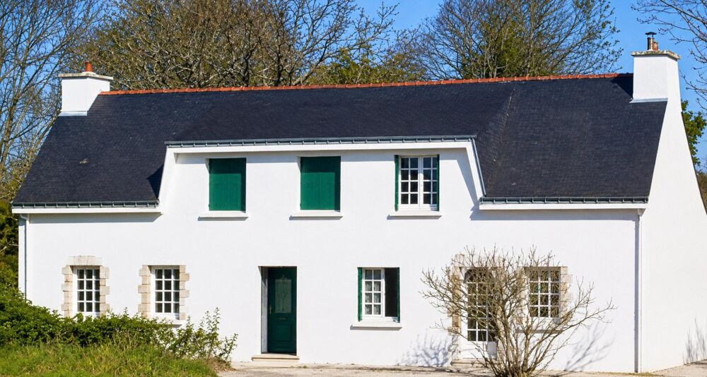 Laissez-vous séduire par le charme et le calme de cette maison.