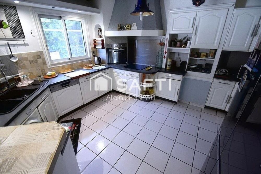Superbe villa à Montvert avec dépendance locative