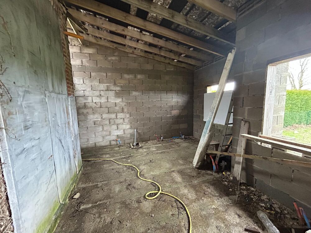 Vente Maison MAISON en travaux avec dépendances et un terrain de 1169 m2 Vrely